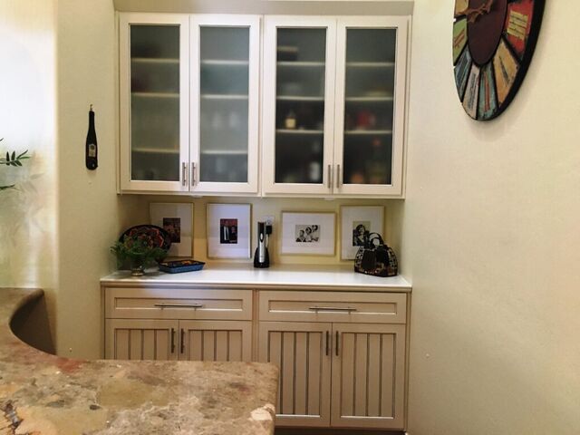 Off White Distressed Shaker Cabinets with Frosted Glass Fronts